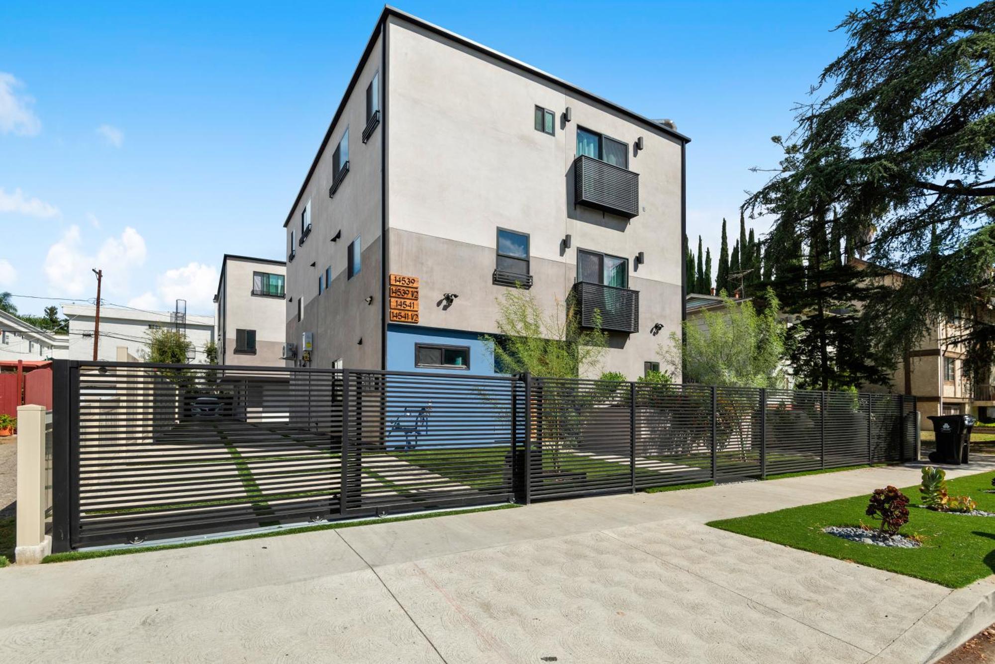 Luxurious Townhome W/3 Master Suites Gated Parking Los Angeles Eksteriør billede