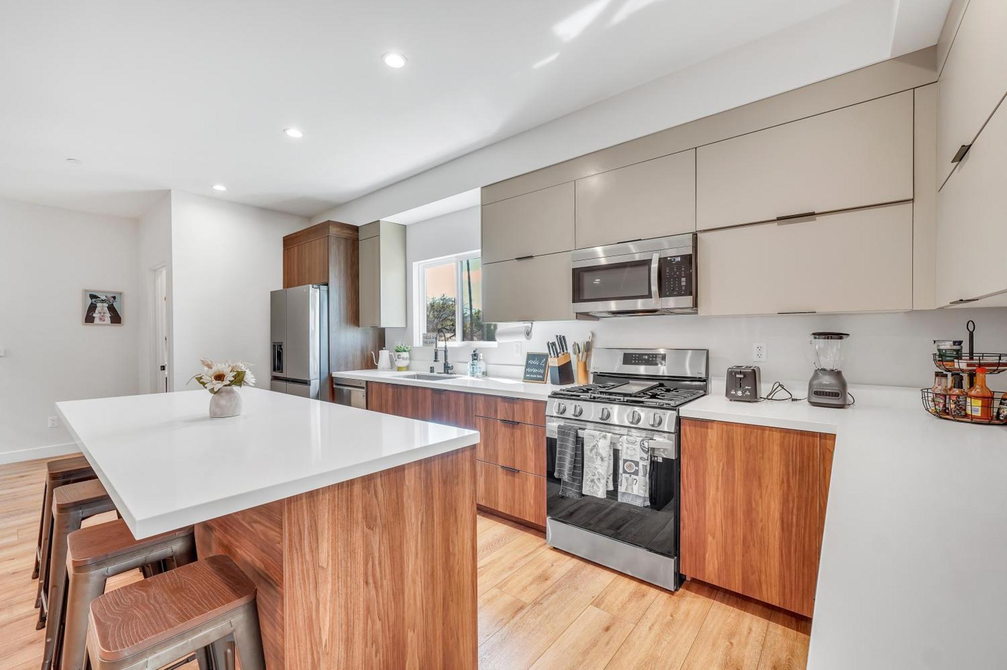 Luxurious Townhome W/3 Master Suites Gated Parking Los Angeles Eksteriør billede