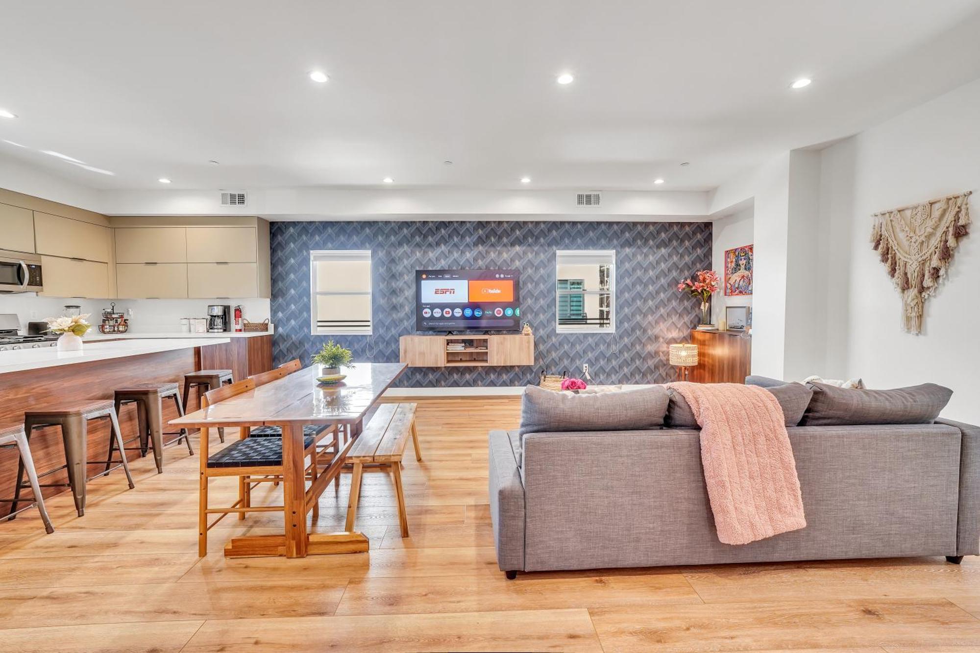 Luxurious Townhome W/3 Master Suites Gated Parking Los Angeles Eksteriør billede