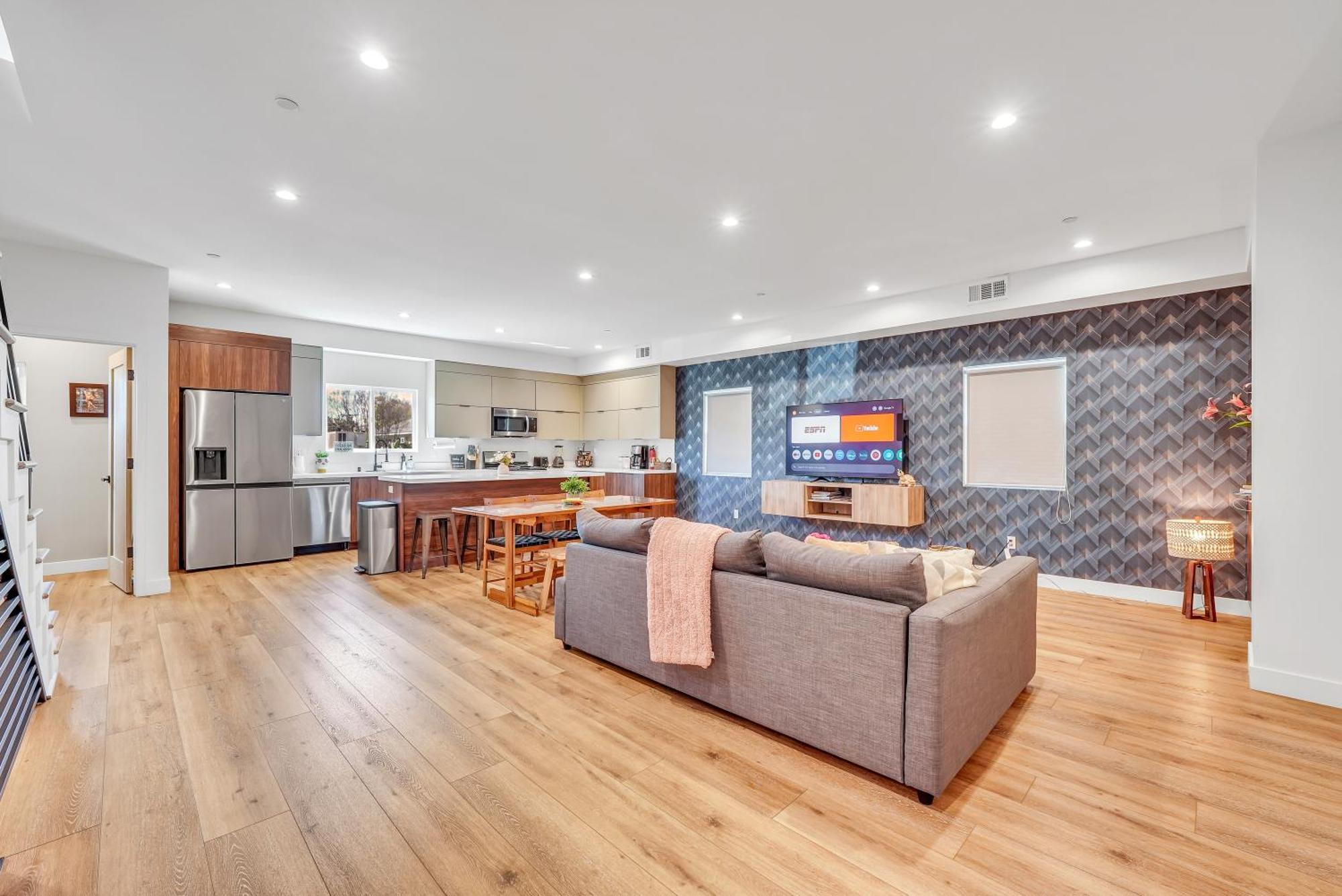Luxurious Townhome W/3 Master Suites Gated Parking Los Angeles Eksteriør billede