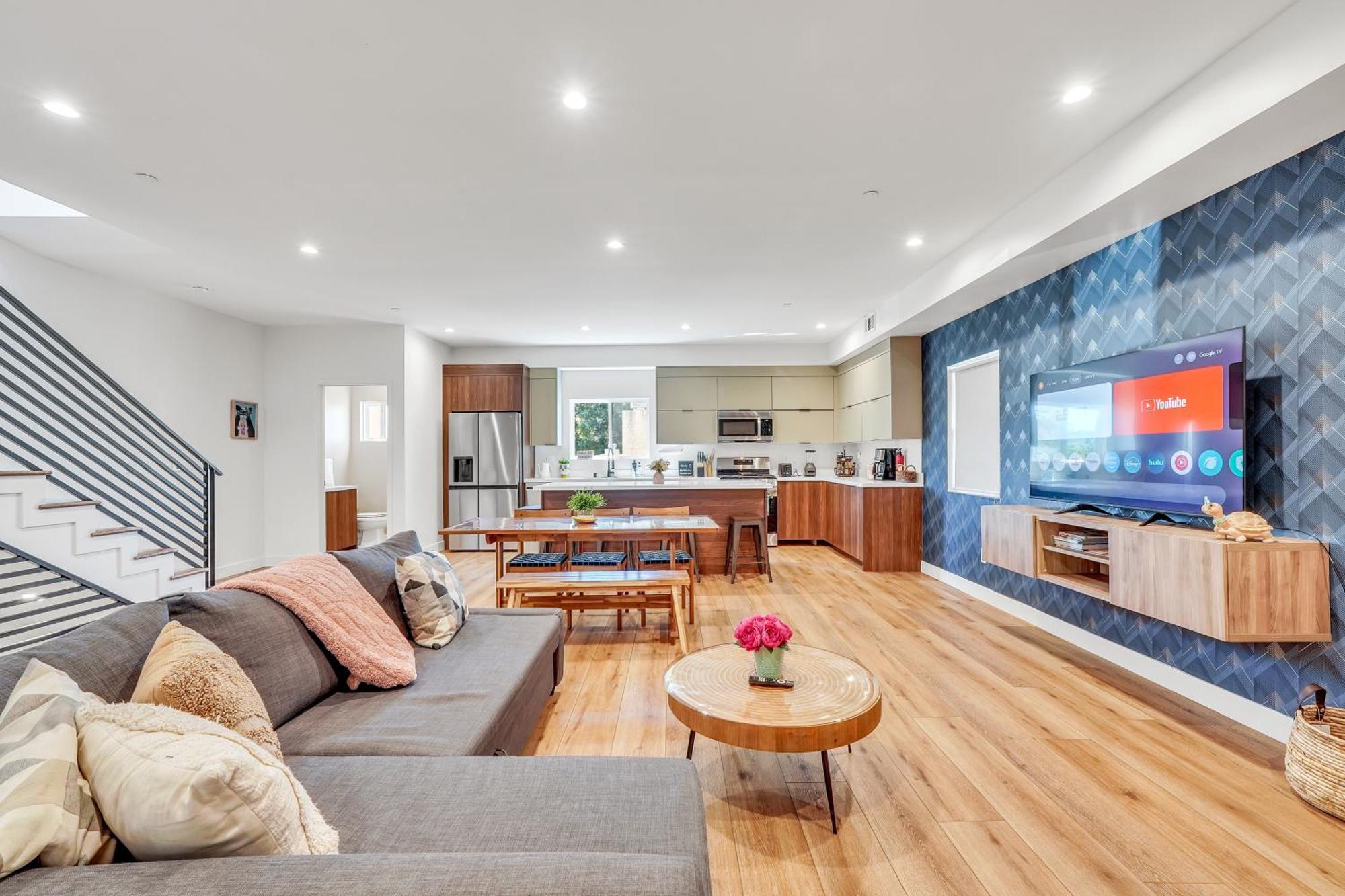 Luxurious Townhome W/3 Master Suites Gated Parking Los Angeles Eksteriør billede